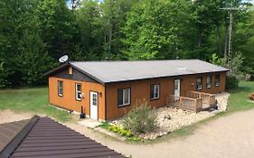 Madawaska Lodge-Cottage