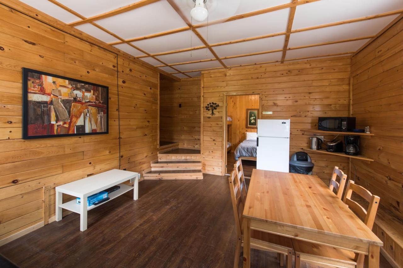 Madawaska Lodge-Cottage Buitenkant foto