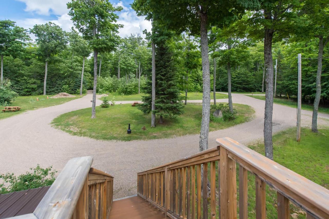 Madawaska Lodge-Cottage Buitenkant foto