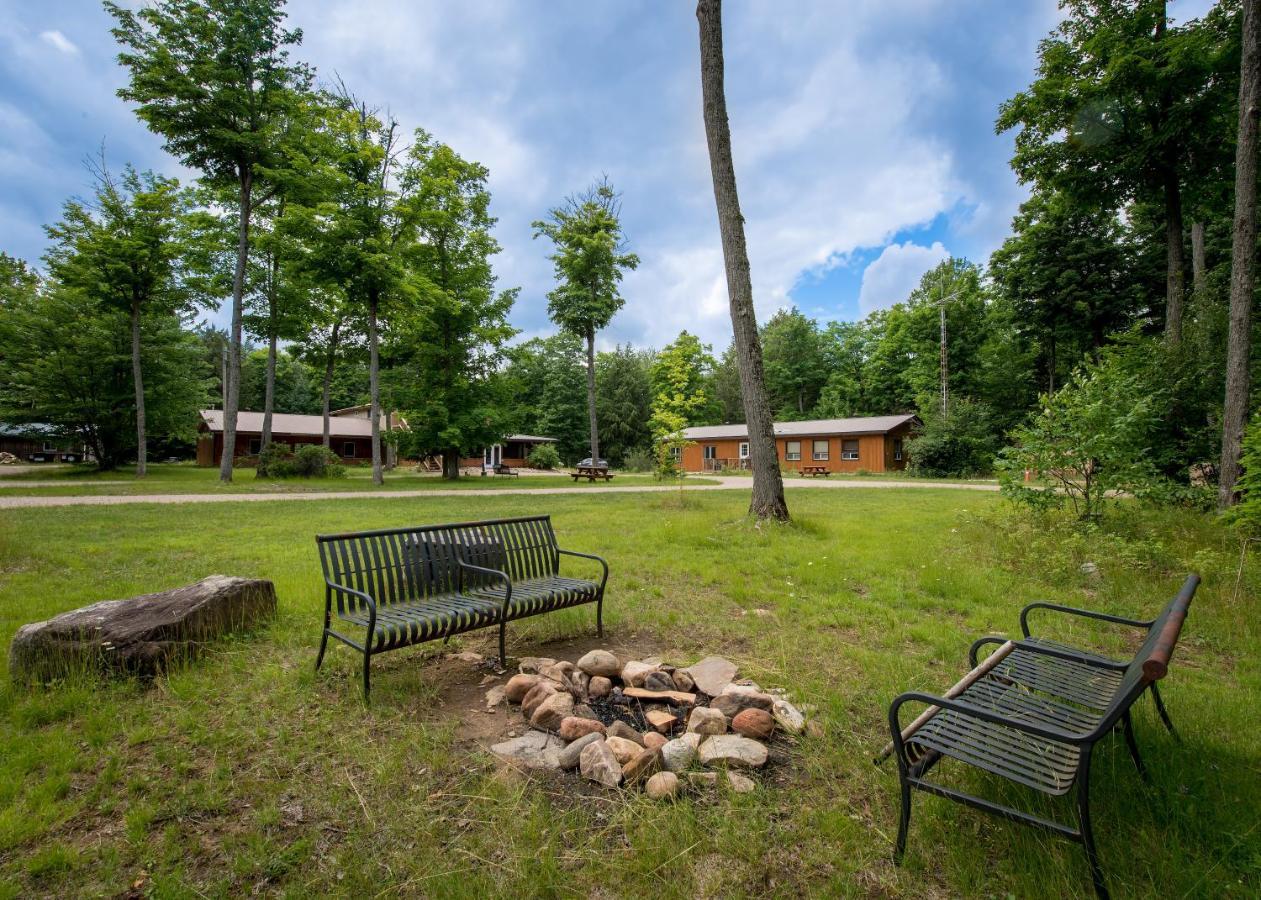 Madawaska Lodge-Cottage Buitenkant foto