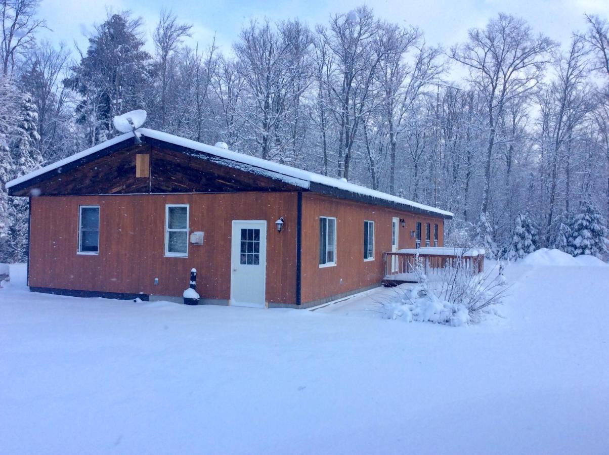 Madawaska Lodge-Cottage Buitenkant foto
