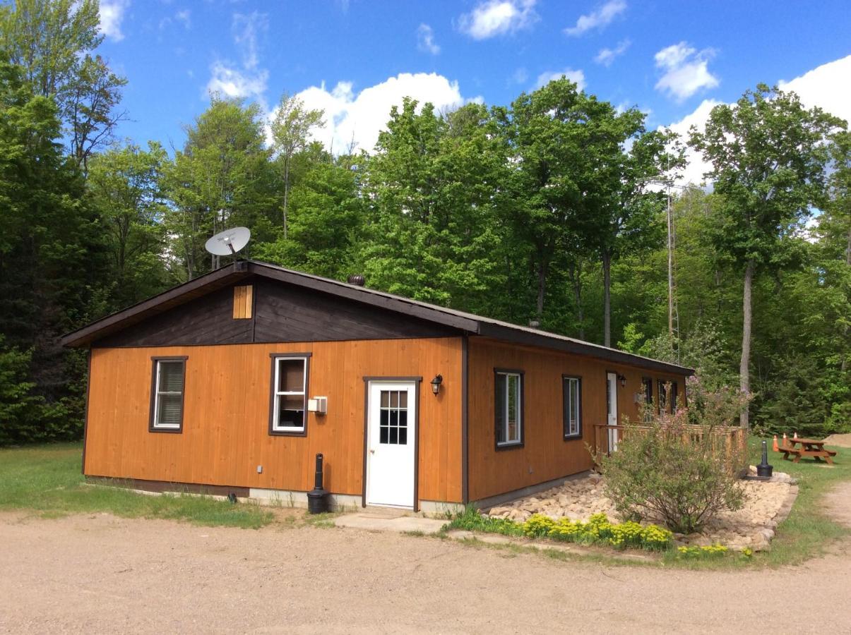 Madawaska Lodge-Cottage Buitenkant foto
